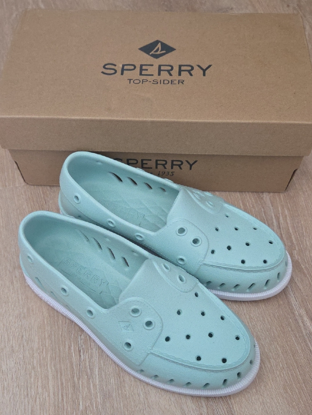 Sperry Womens Mint Green Slip-On Water Shoes